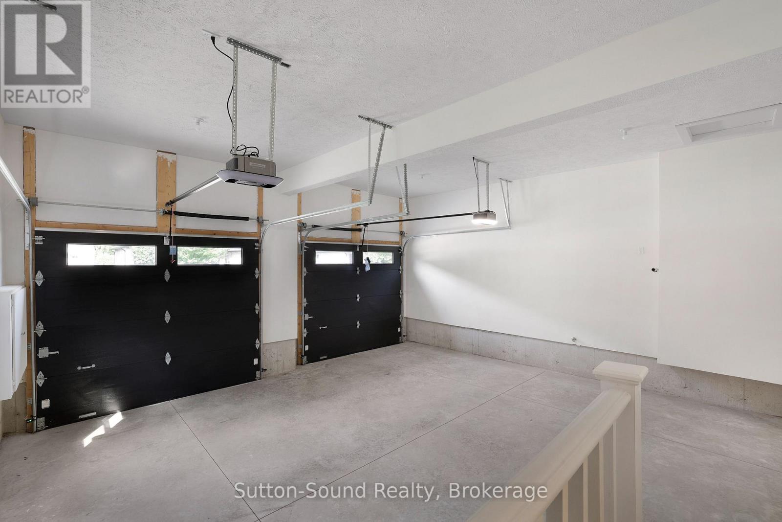 325 6th Avenue W Property Photo 41