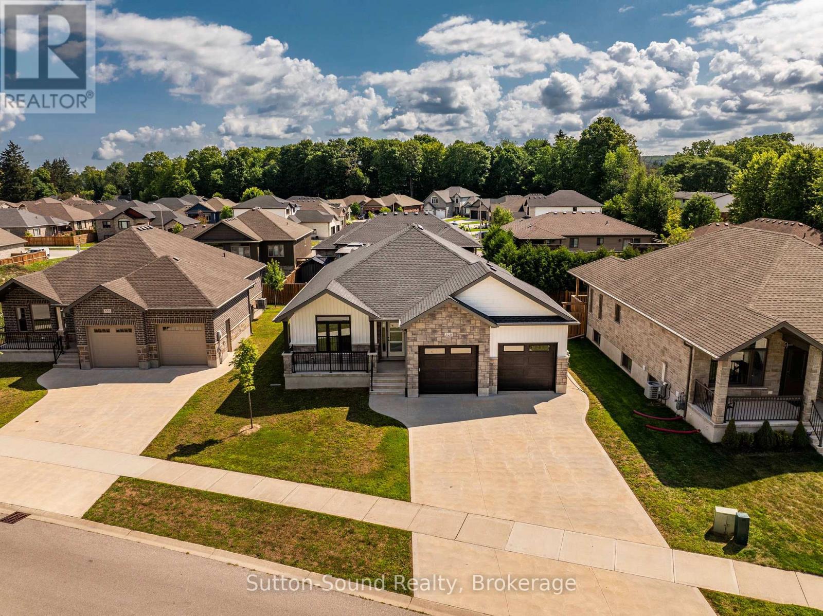 325 6th Avenue W Property Photo 48