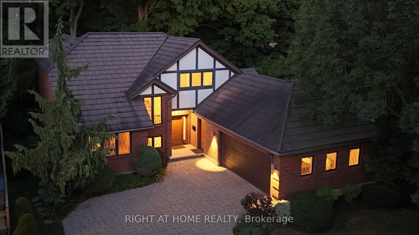 33 WALNUT DRIVE Property Photo 1