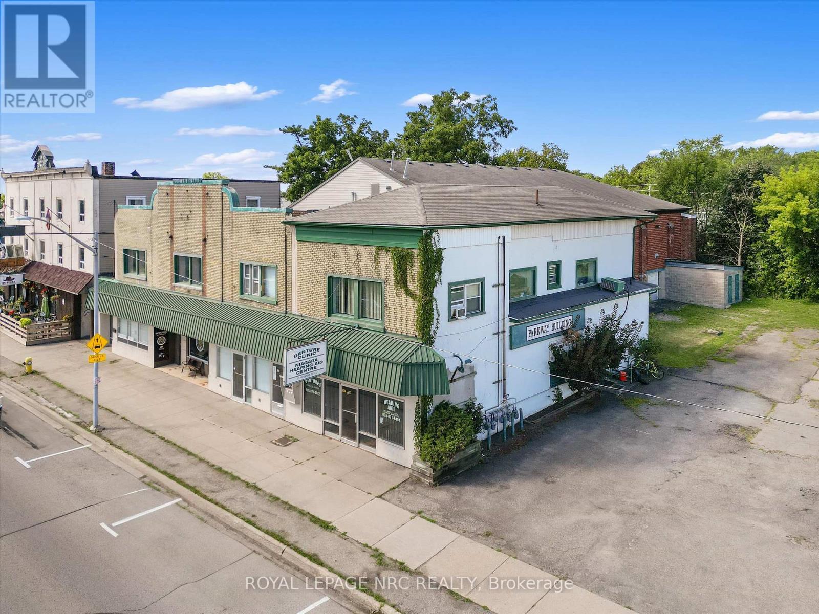 131-139 Niagara Boulevard Property Photo 1