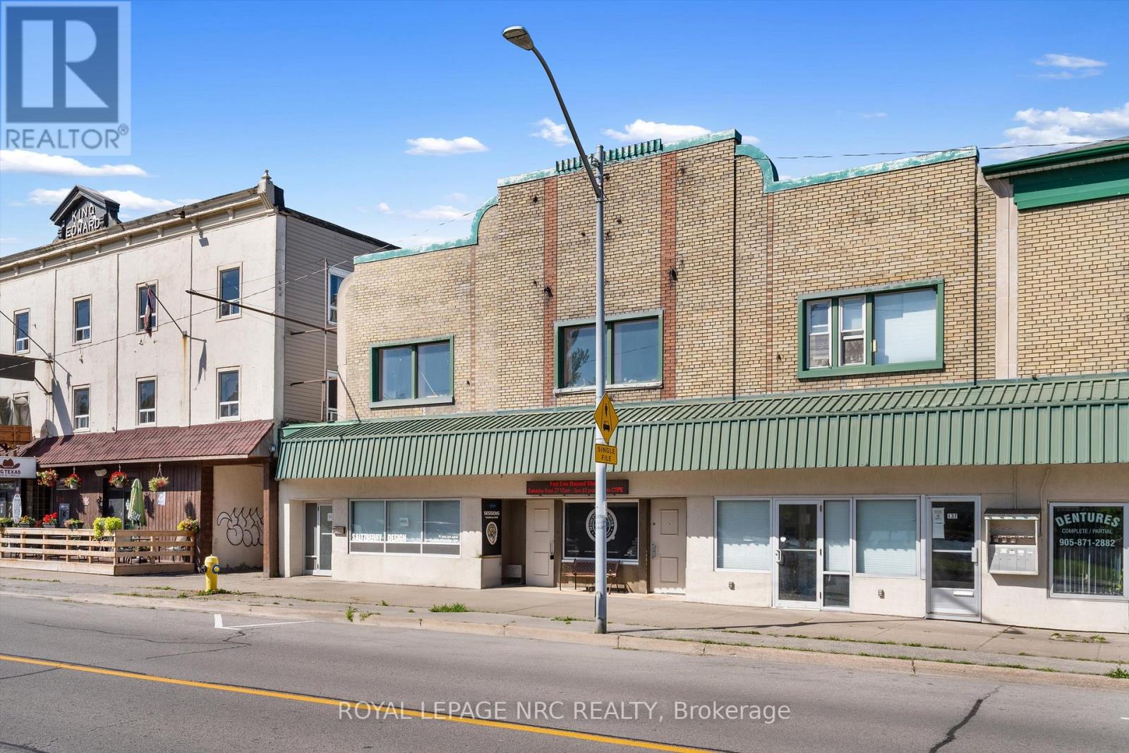 131-139 Niagara Boulevard Property Photo 4