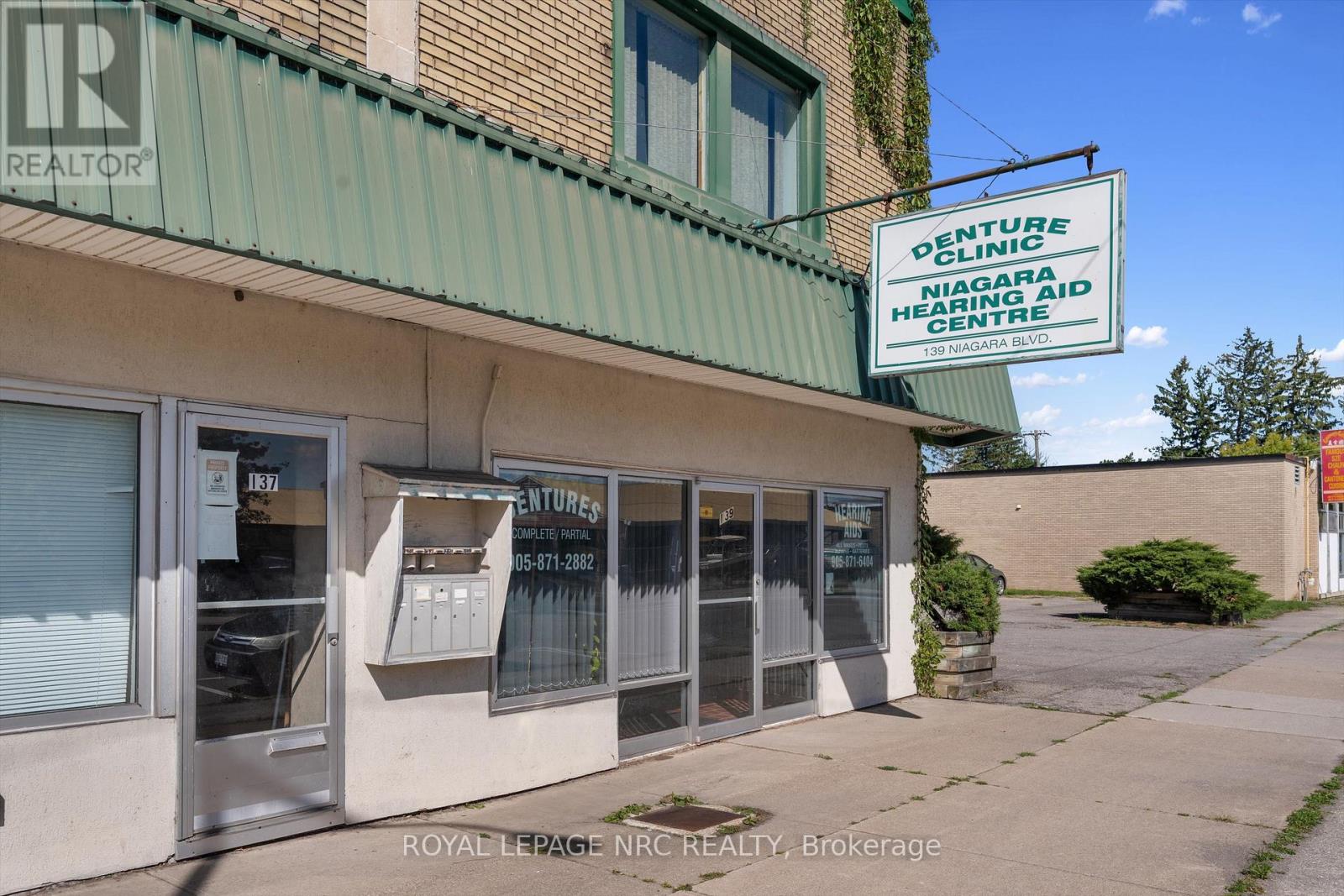 131-139 Niagara Boulevard Property Photo 8