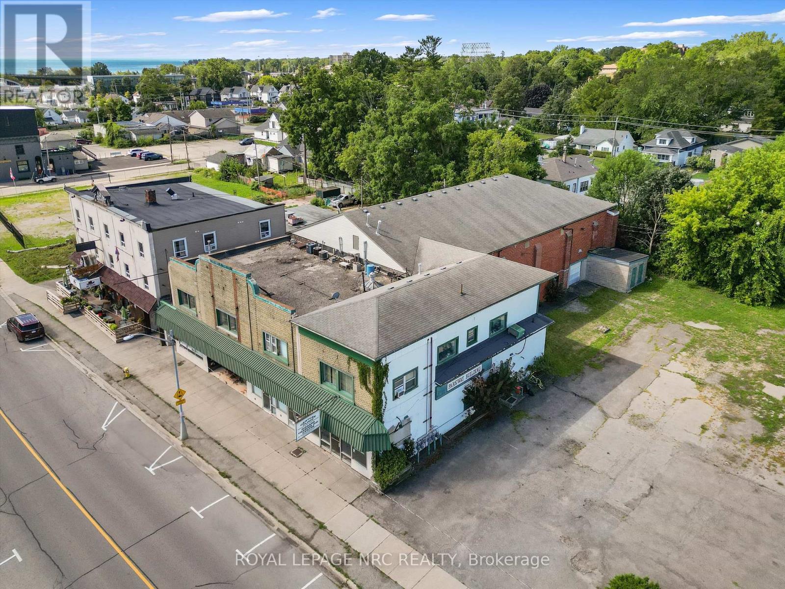 131-139 Niagara Boulevard Property Photo 10