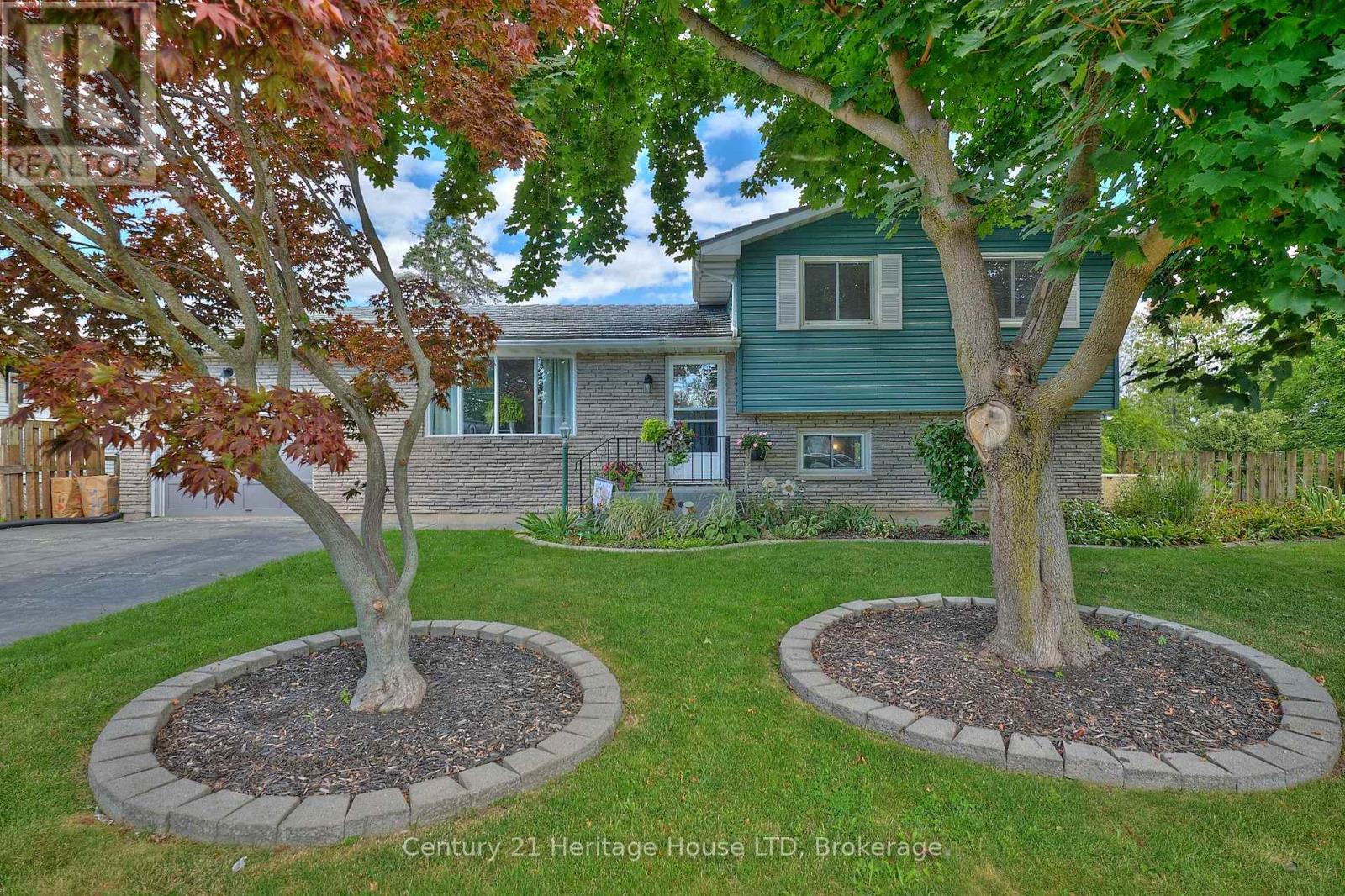 15 MALKIN AVENUE Property Photo 1