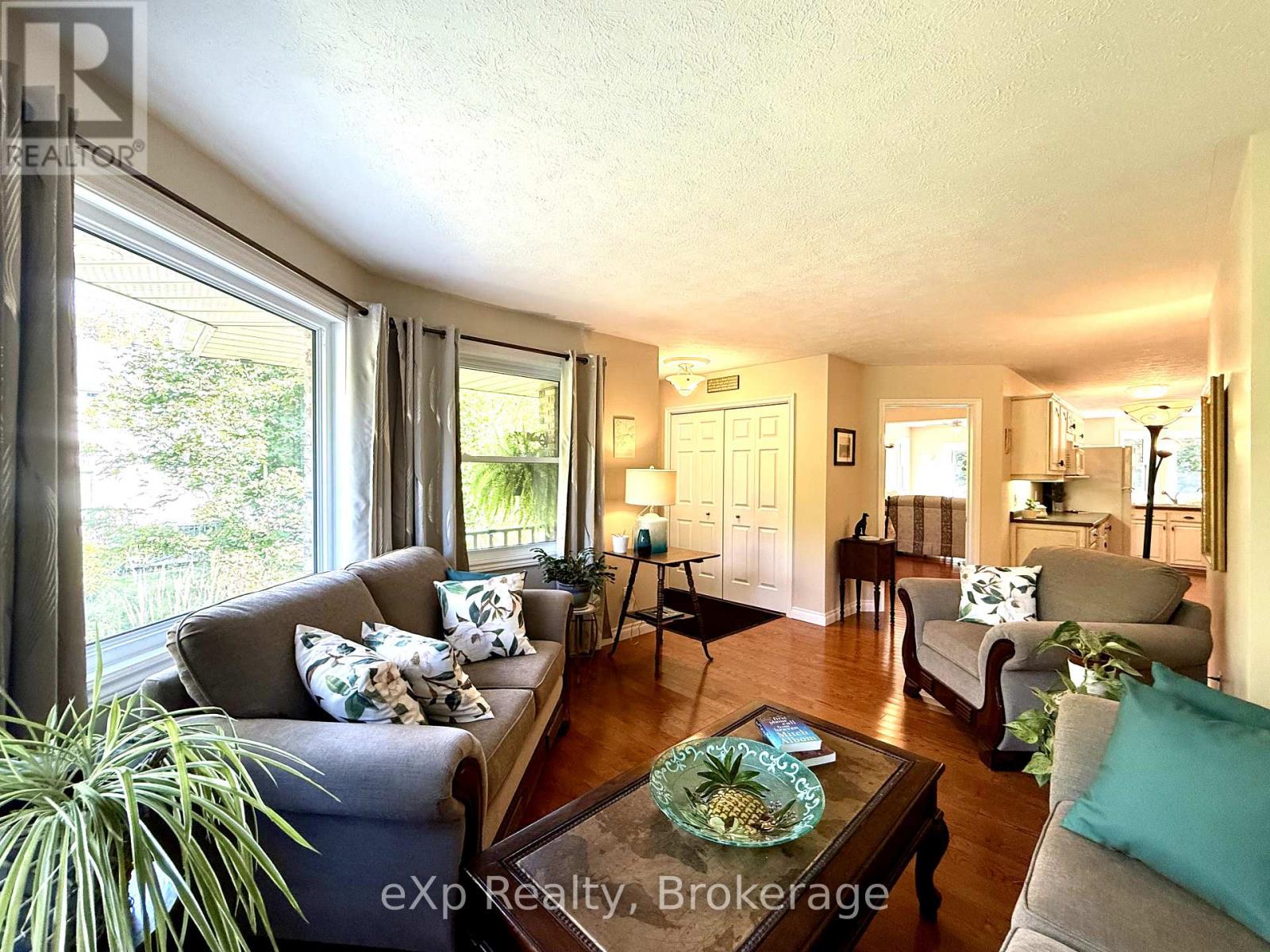 308 Mary Street Property Photo 6