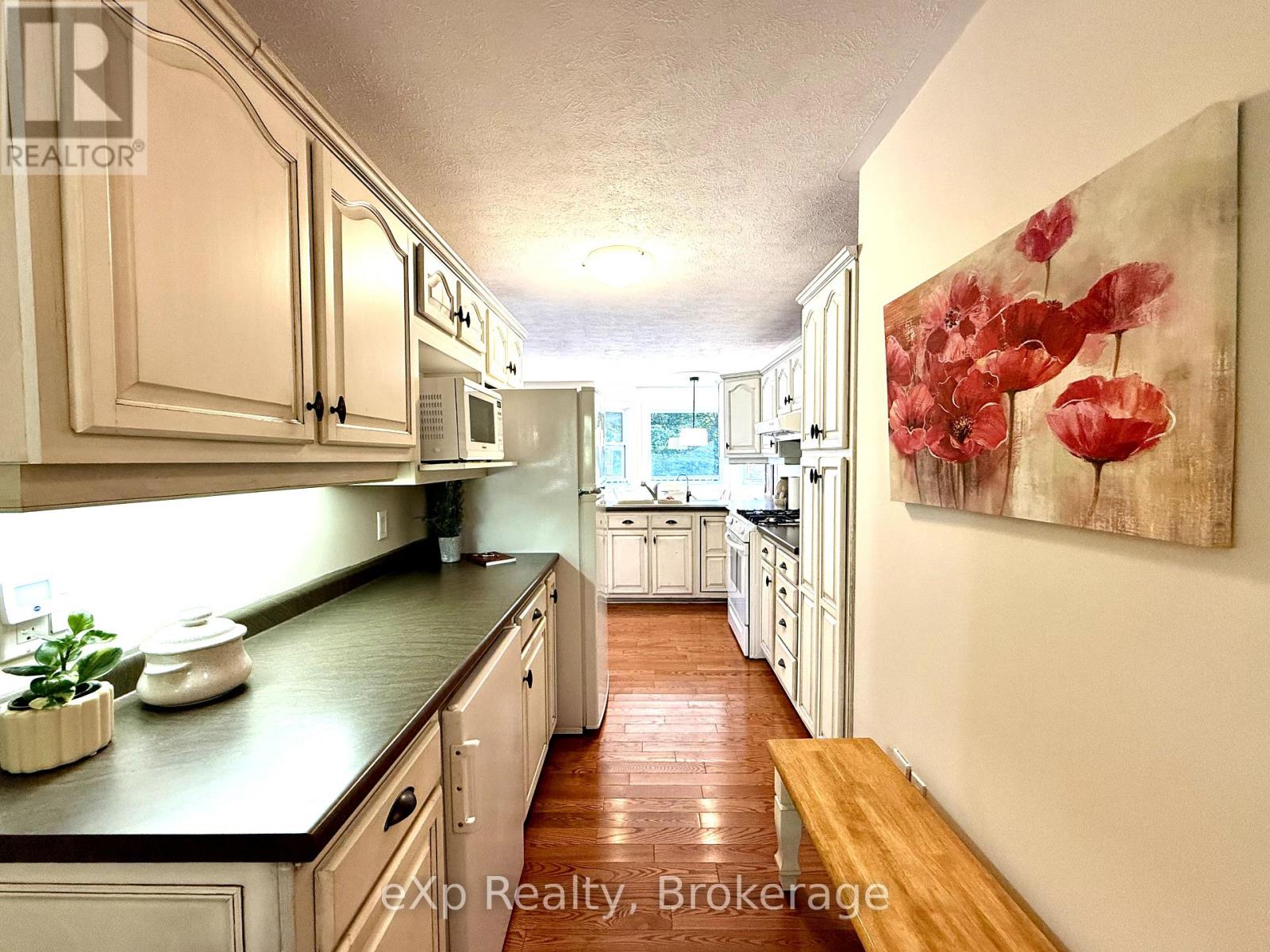 308 Mary Street Property Photo 7