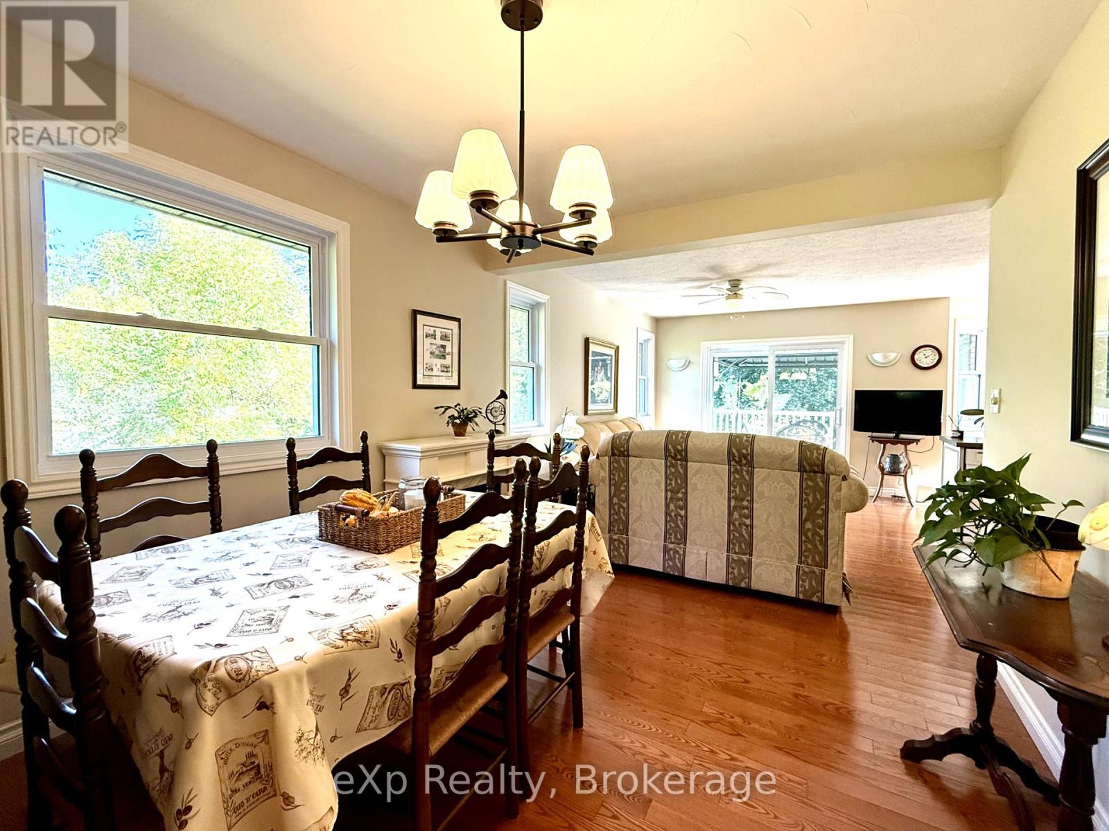 308 Mary Street Property Photo 9