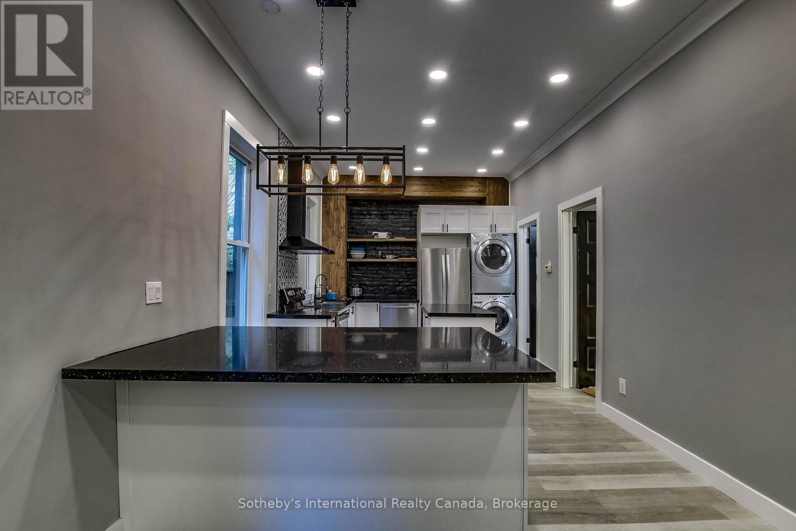 71 East Briscoe Street Property Photo 6