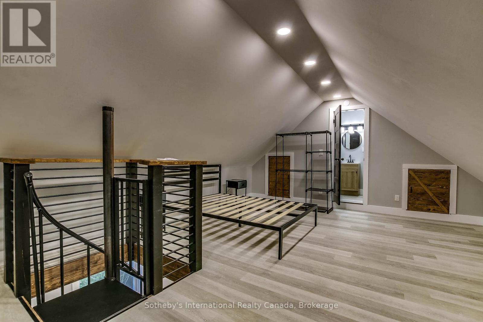 71 East Briscoe Street Property Photo 10