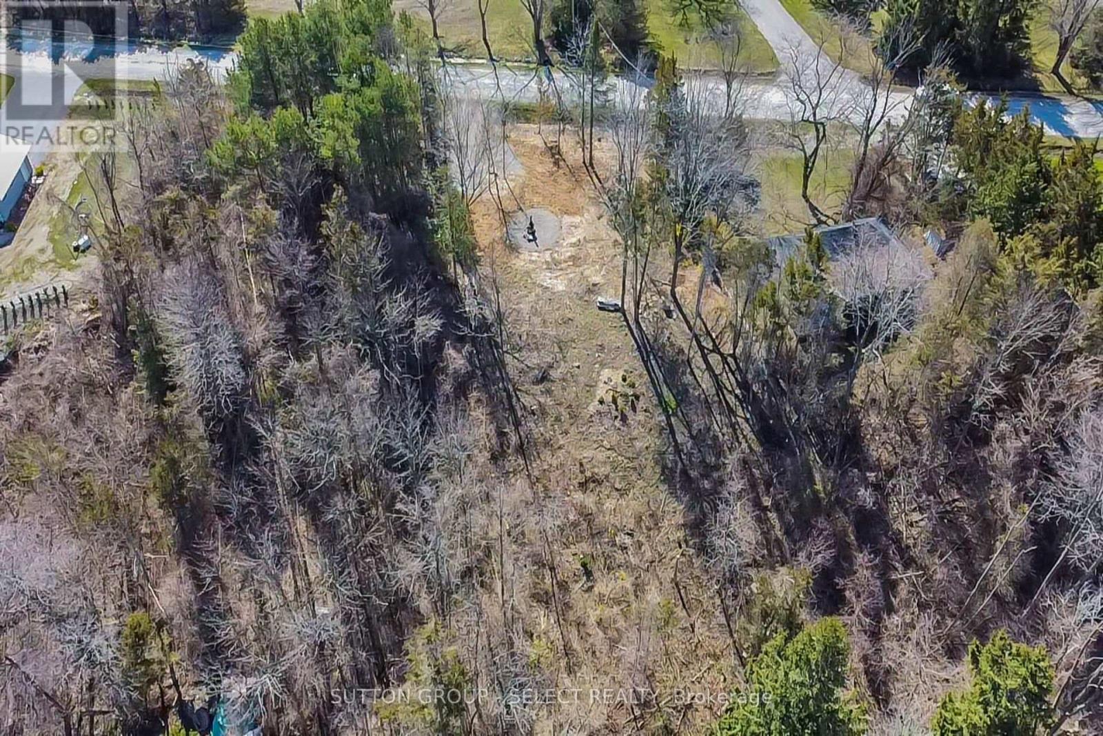5 Huron View Avenue Property Photo 8