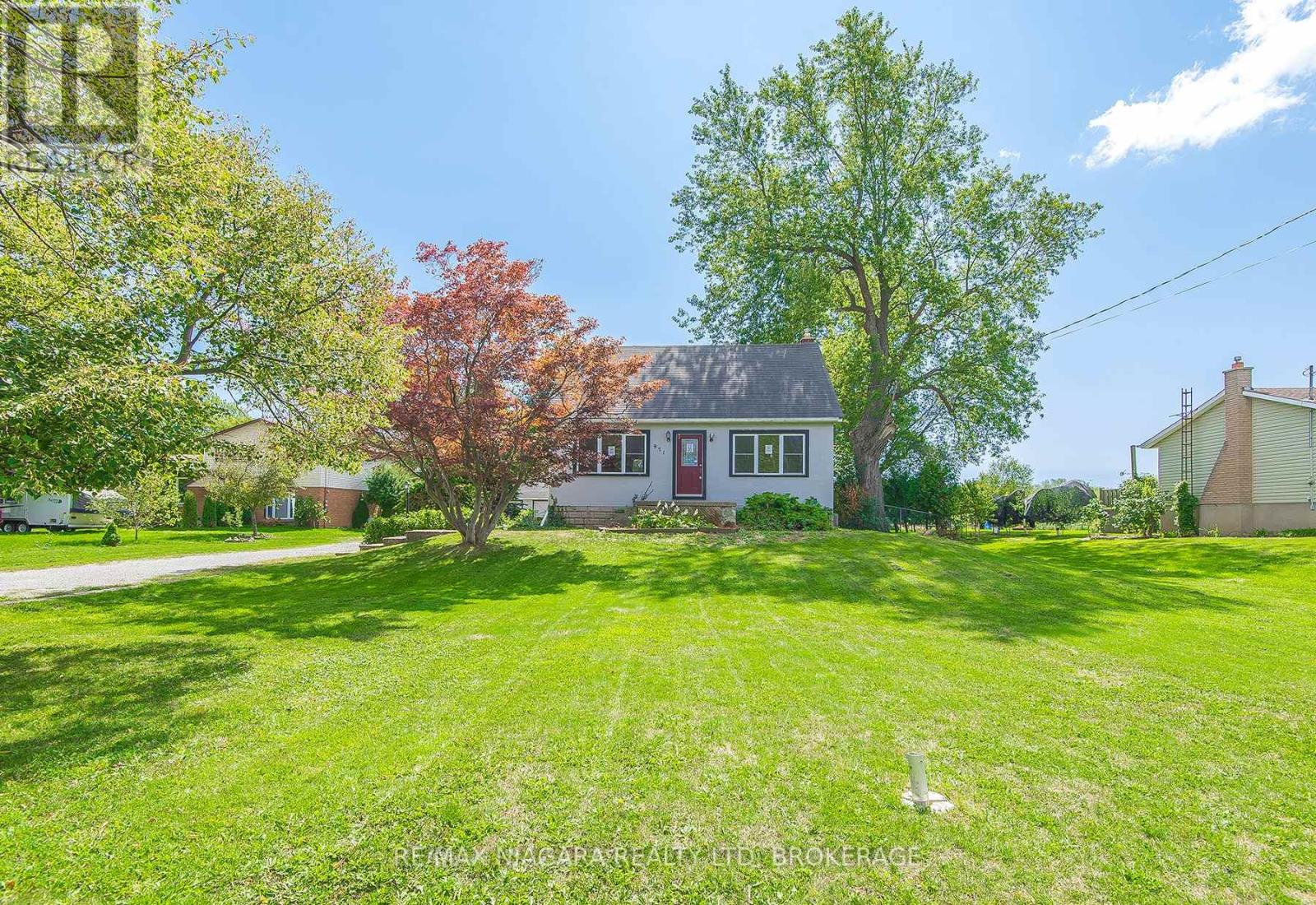 971 HWY 3 STREET Property Photo 1