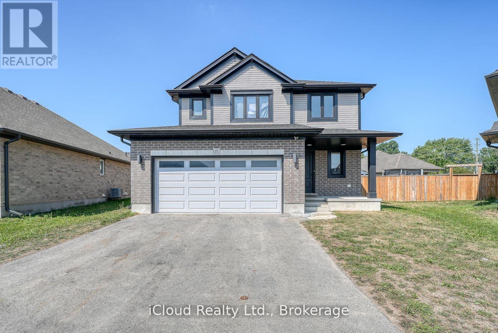 15 CURREN CRESCENT Property Photo 1