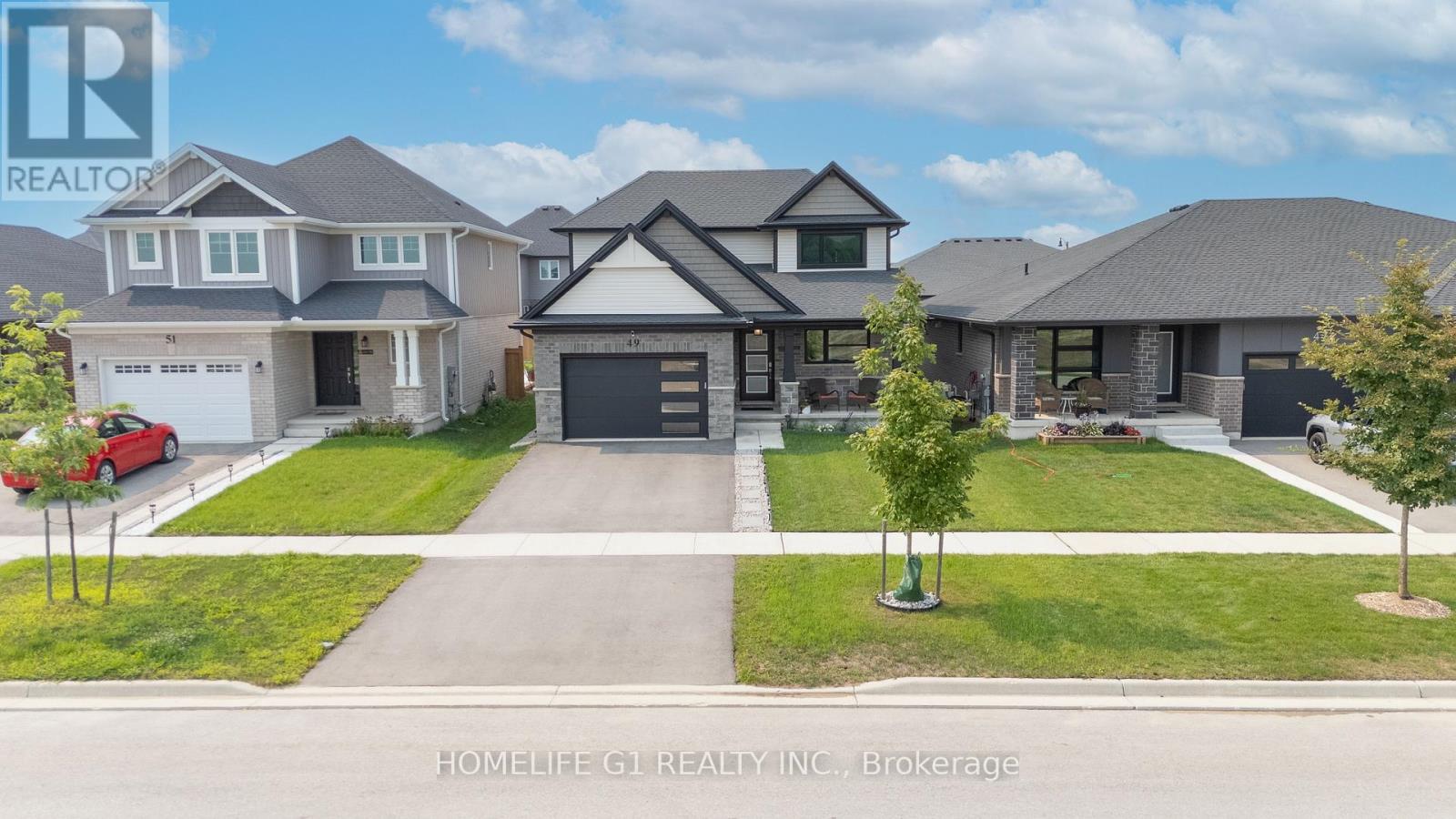 49 FEATHERS CROSSING Property Photo 1