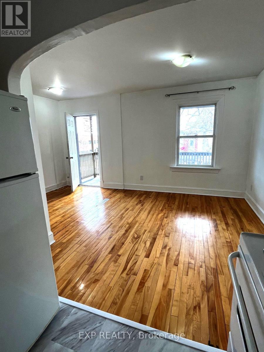 446 Cambridge Street S Property Photo 7