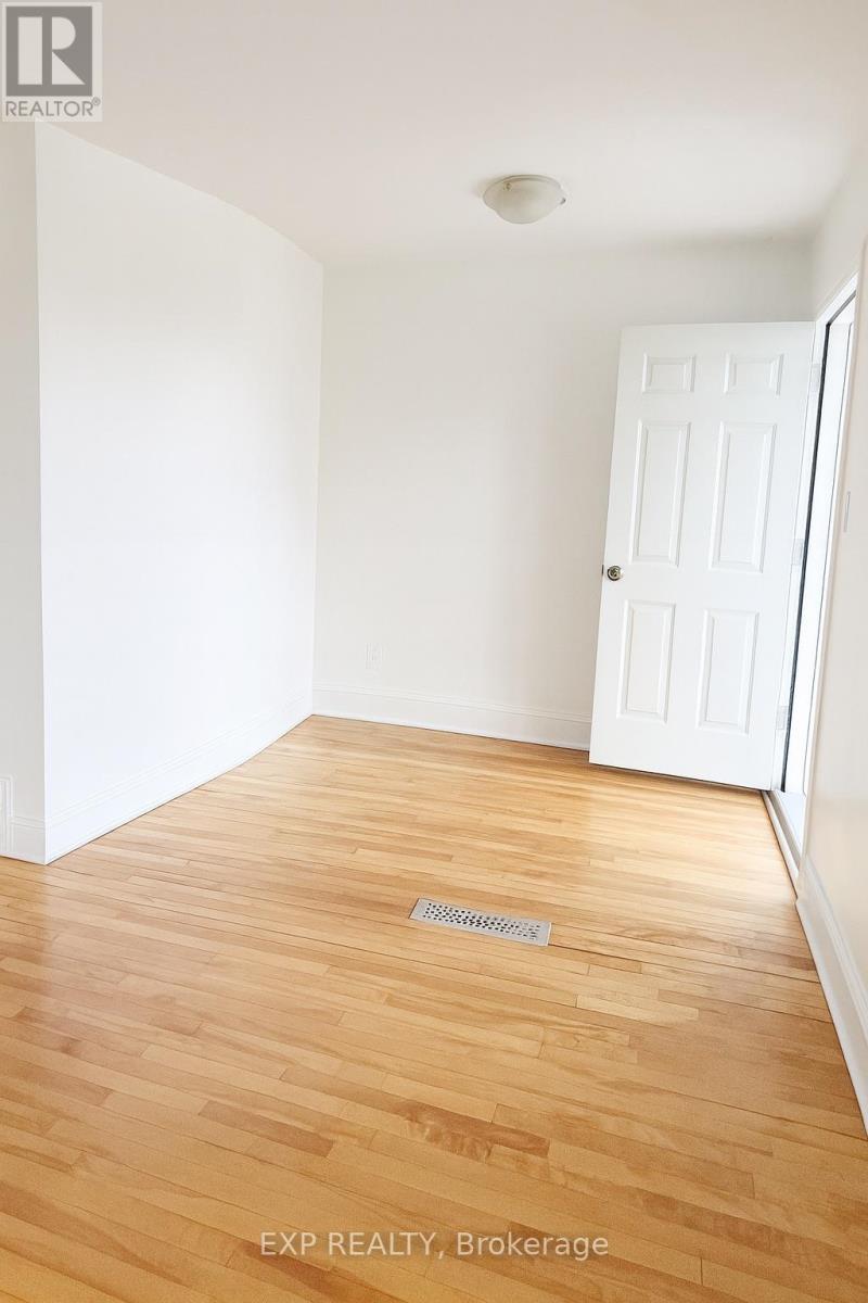 446 Cambridge Street S Property Photo 8