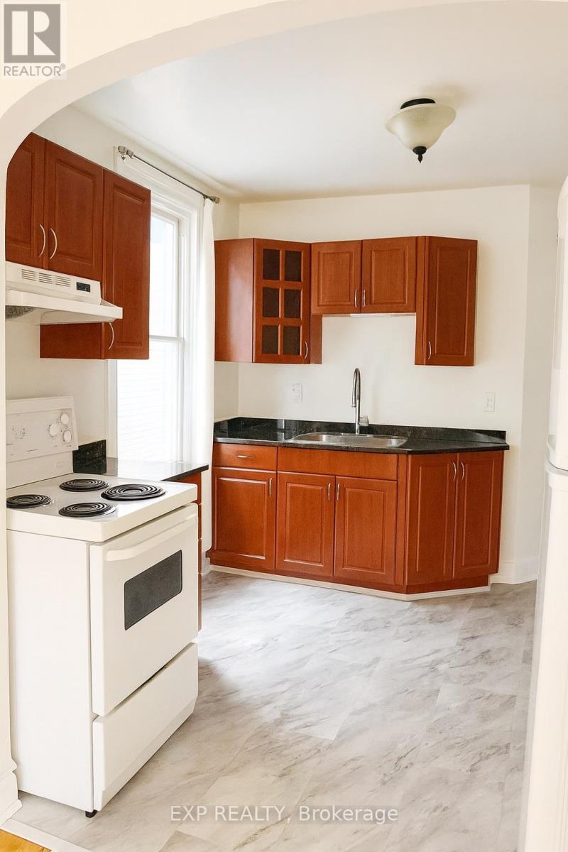 446 Cambridge Street S Property Photo 10