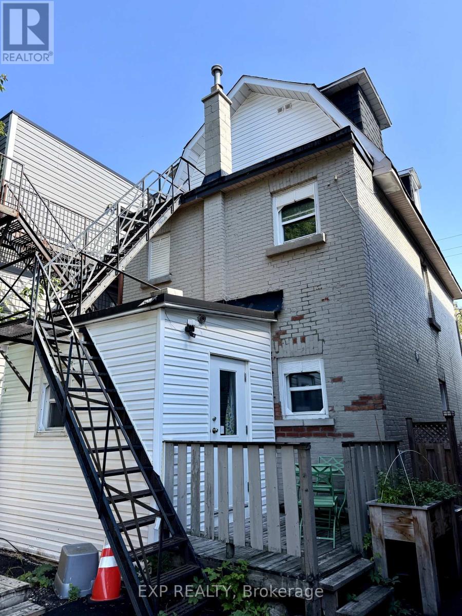 446 Cambridge Street S Property Photo 14