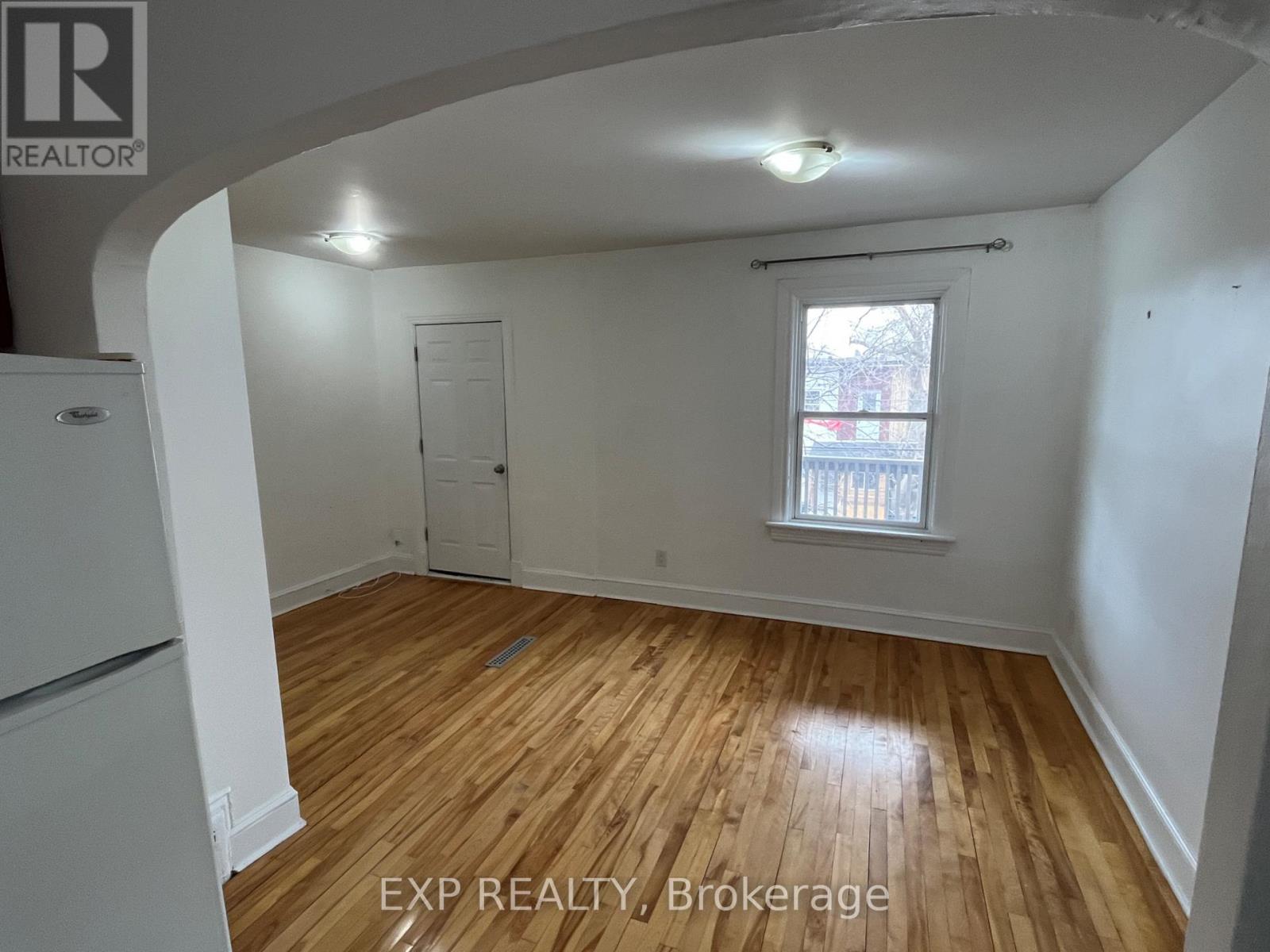 446 Cambridge Street S Property Photo 17