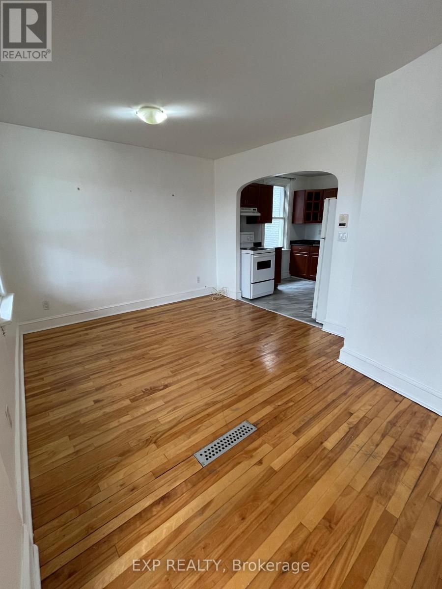 446 Cambridge Street S Property Photo 18