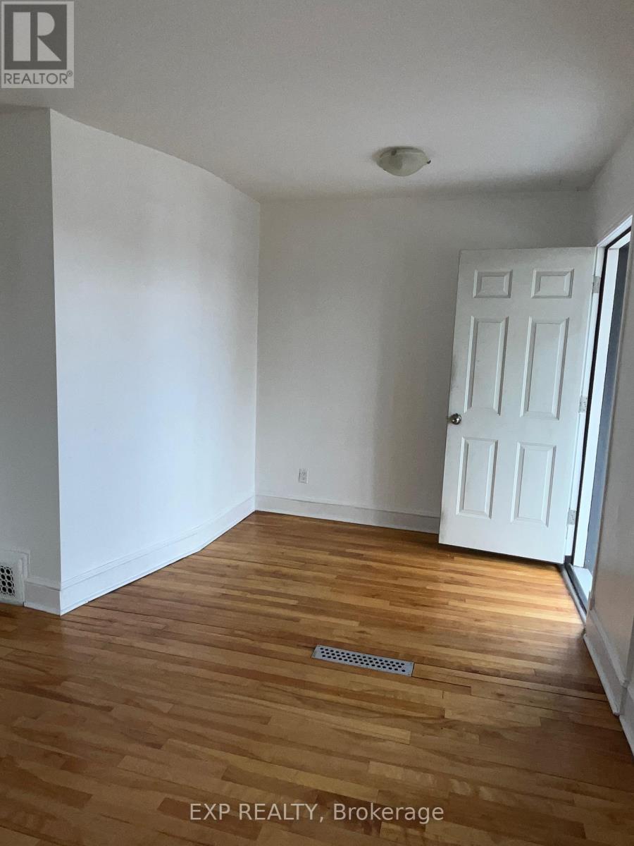 446 Cambridge Street S Property Photo 26