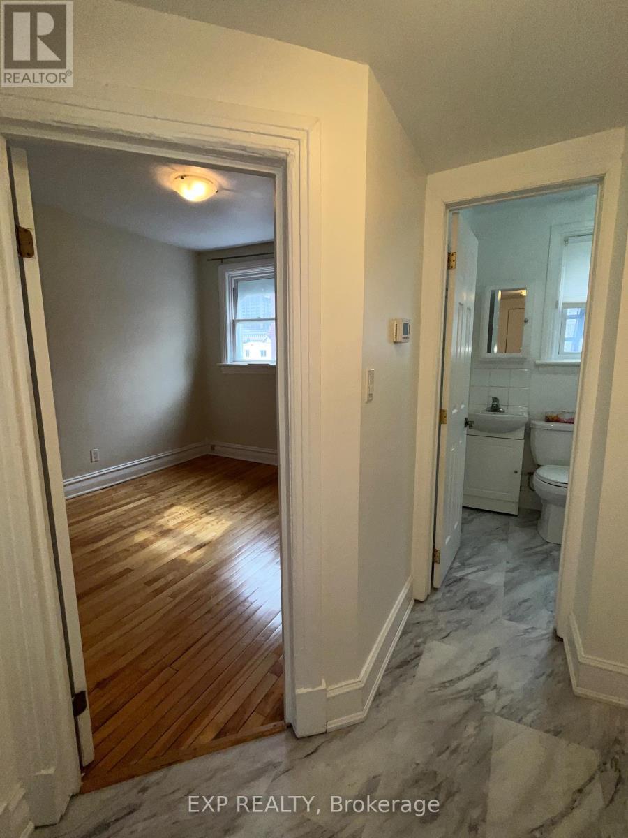 446 Cambridge Street S Property Photo 33