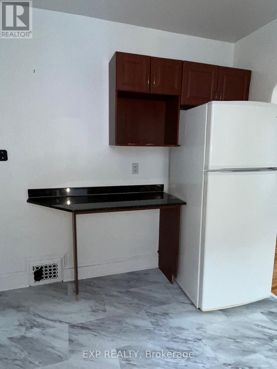 446 Cambridge Street S Property Photo 37