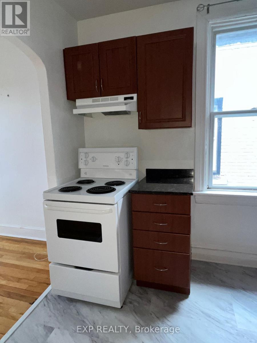 446 Cambridge Street S Property Photo 39