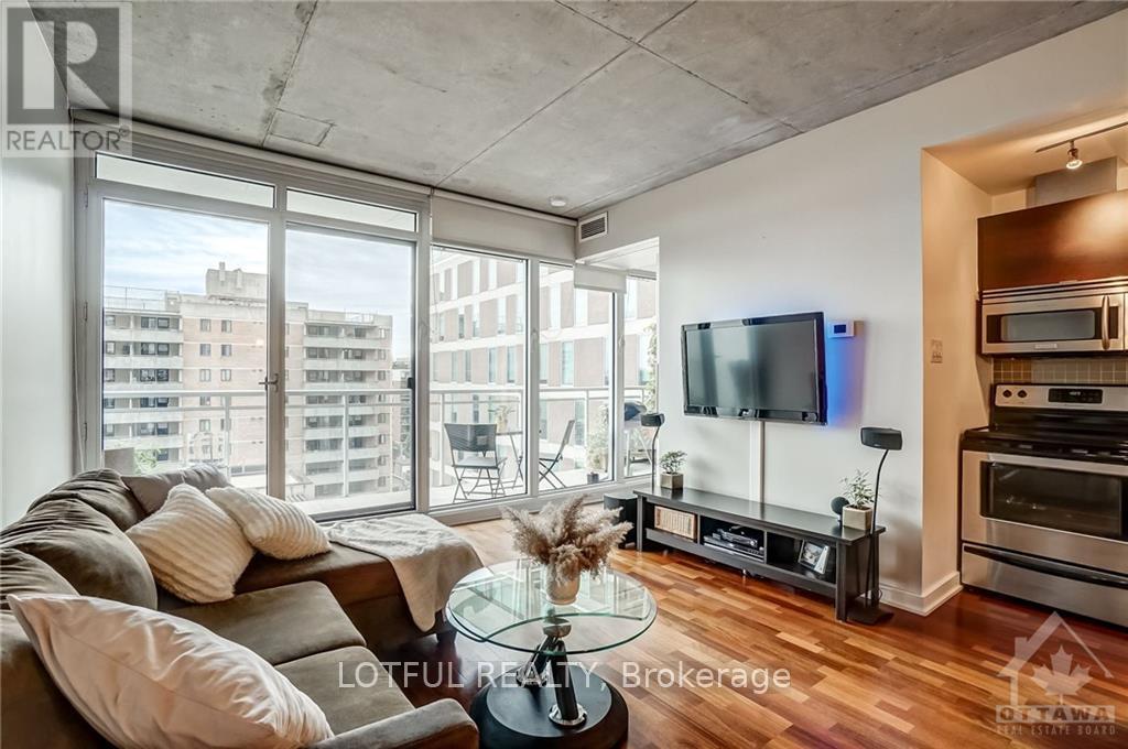 324 Laurier Avenue #1002 Property Photo 3
