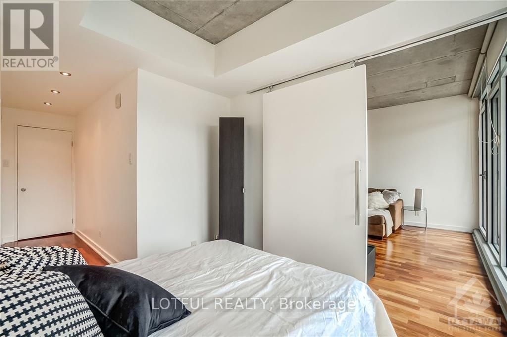 324 Laurier Avenue #1002 Property Photo 10