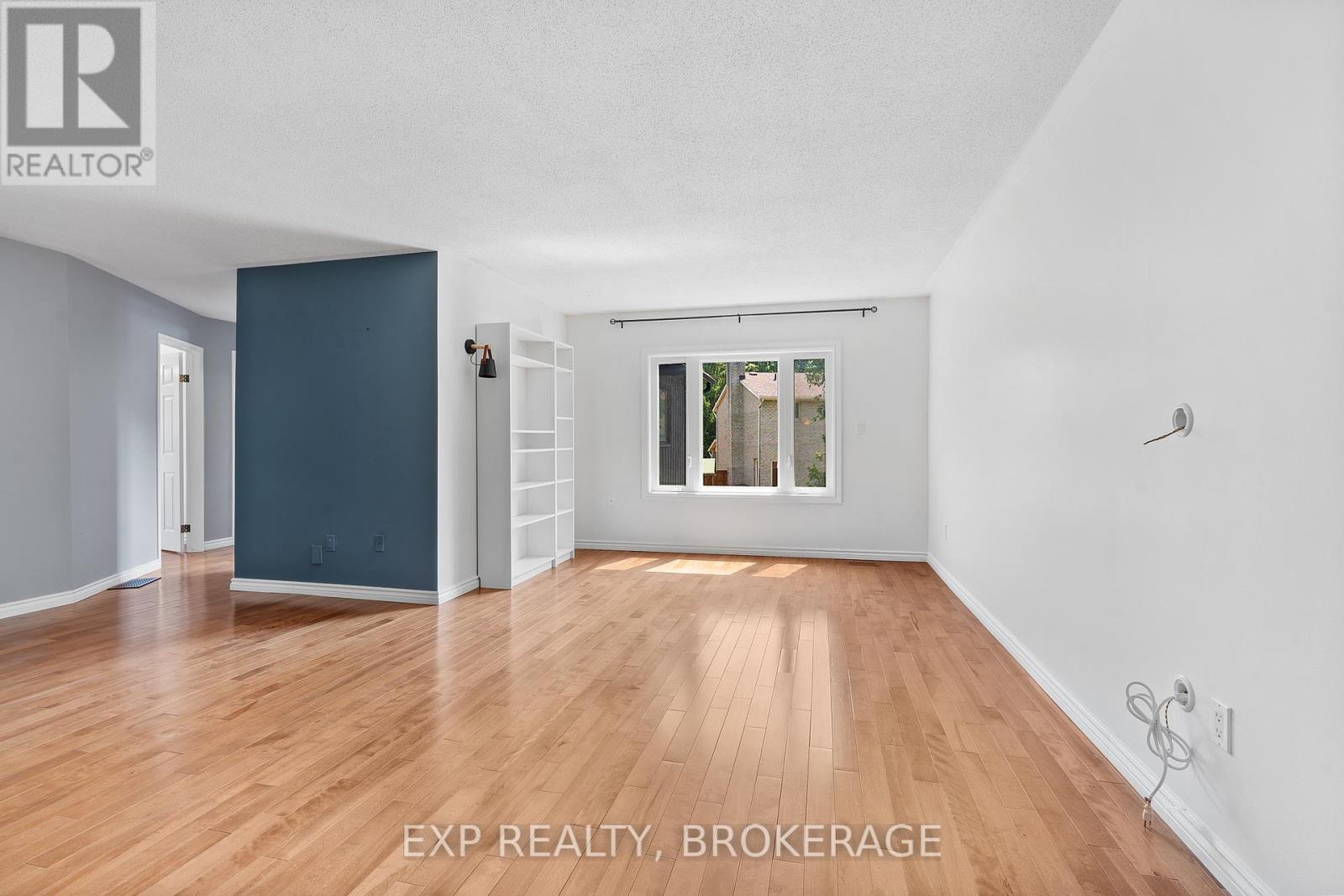 926 Cresthill Street Property Photo 7