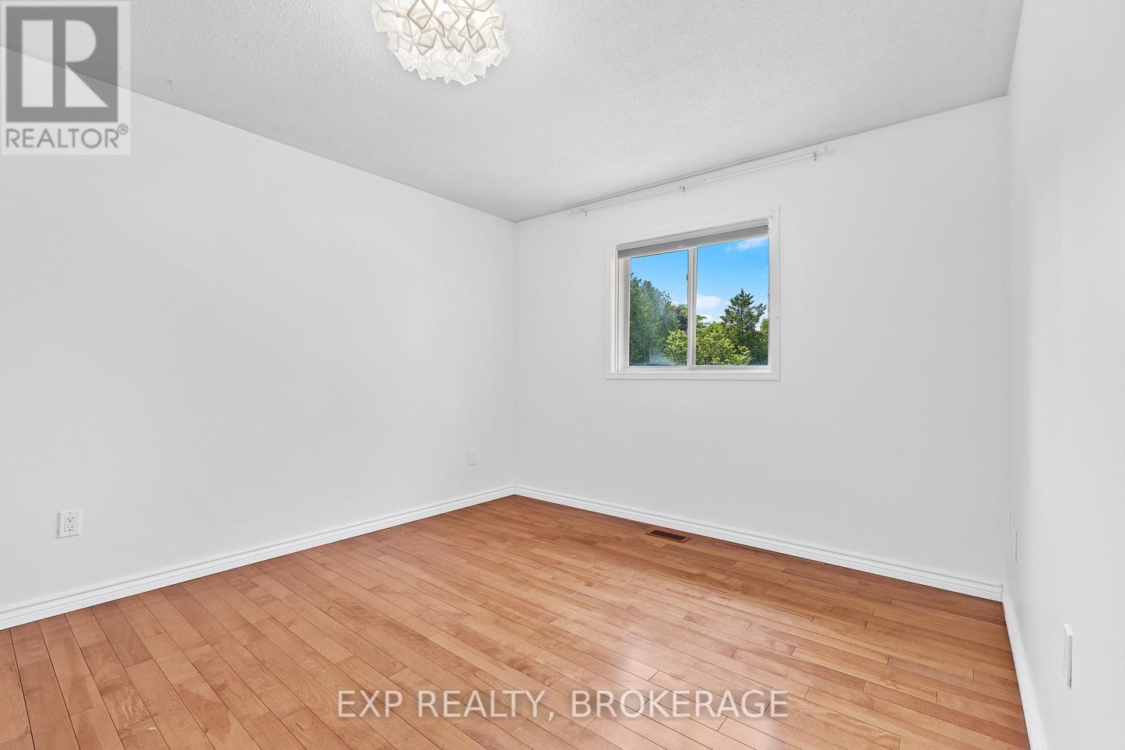 926 Cresthill Street Property Photo 18