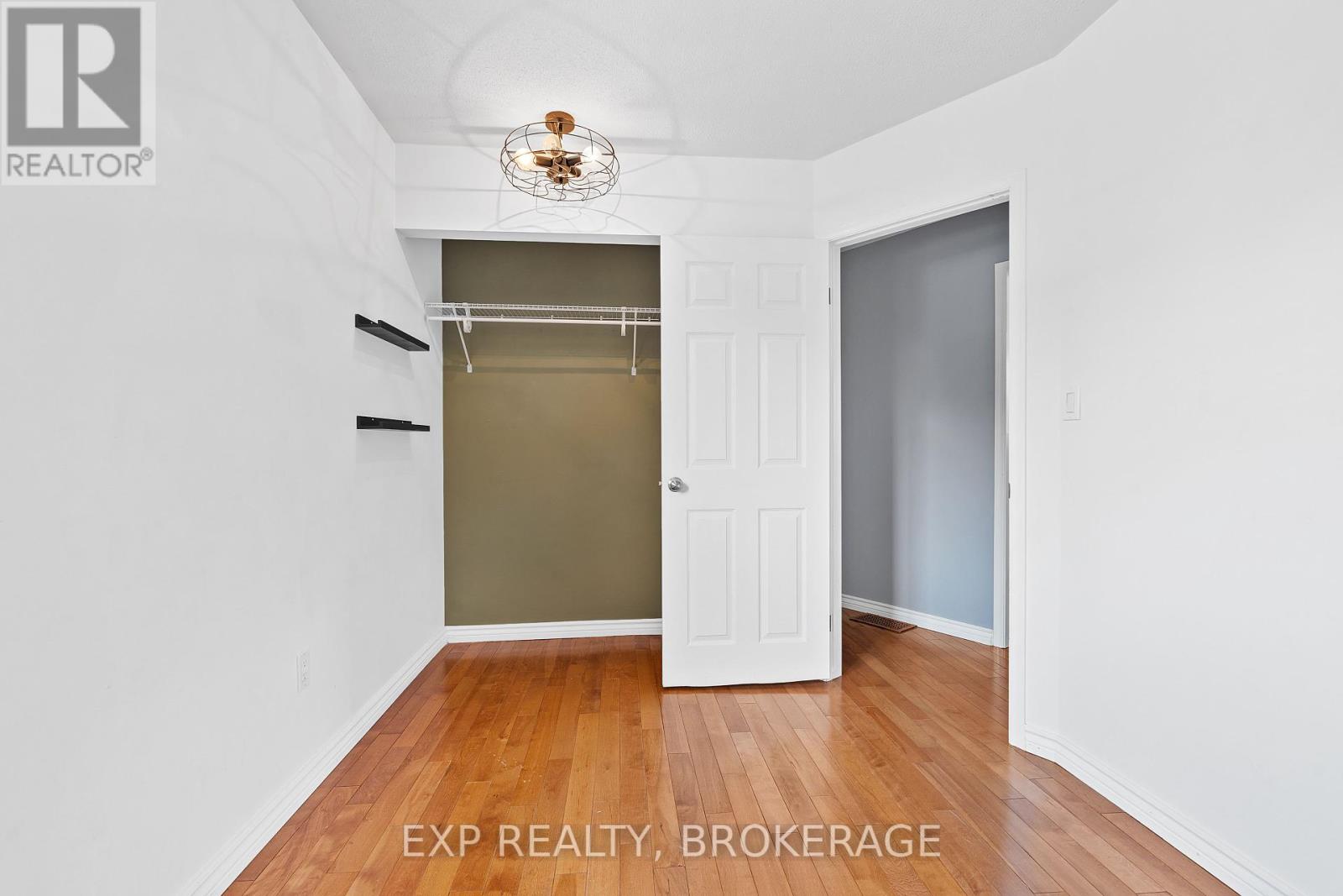 926 Cresthill Street Property Photo 23