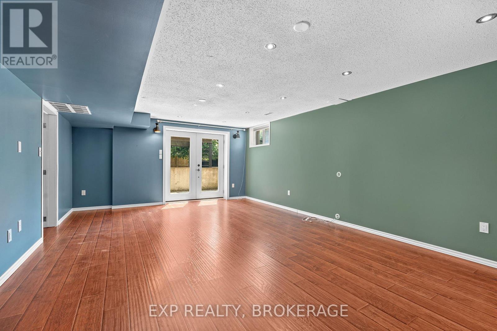 926 Cresthill Street Property Photo 25