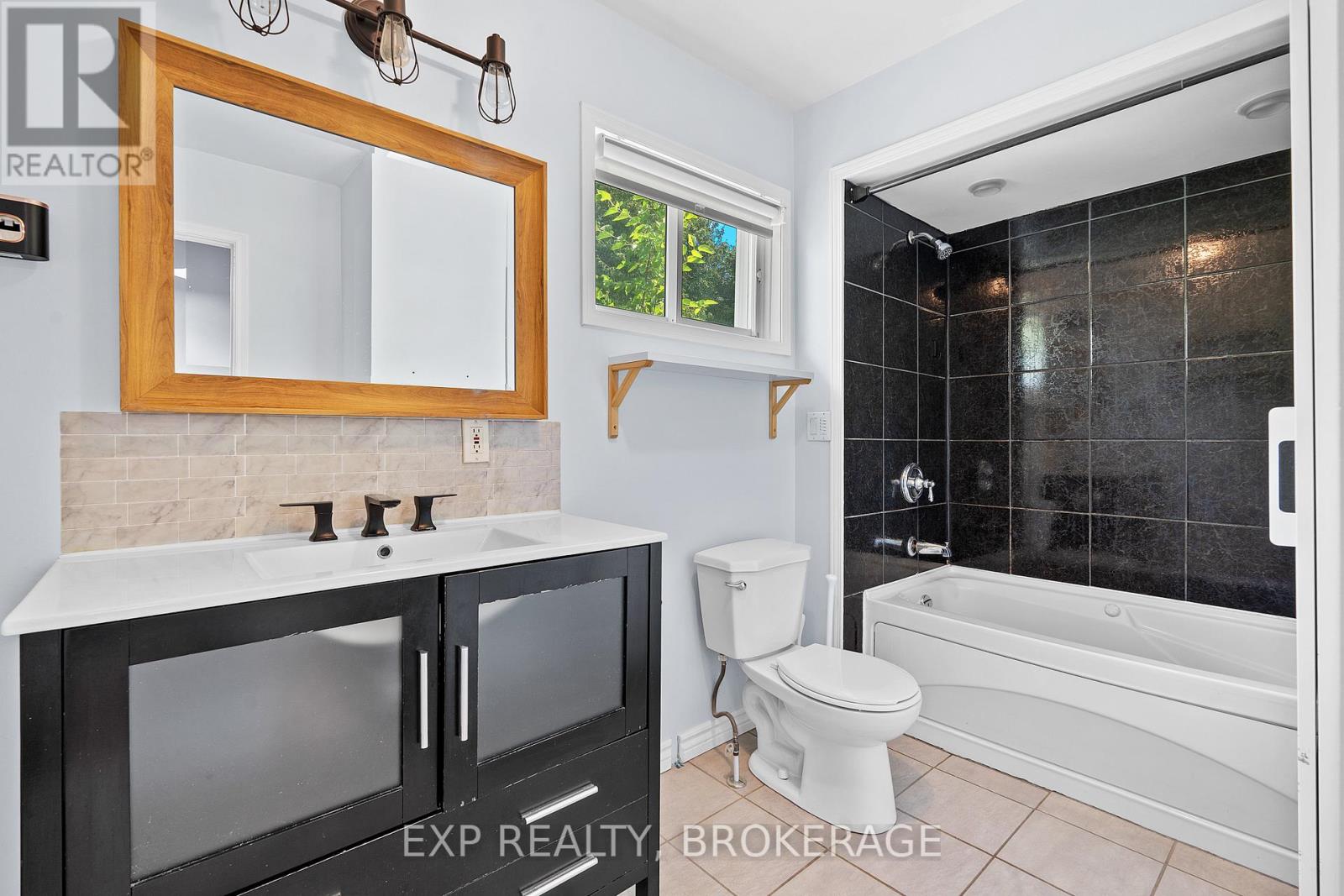 926 Cresthill Street Property Photo 28