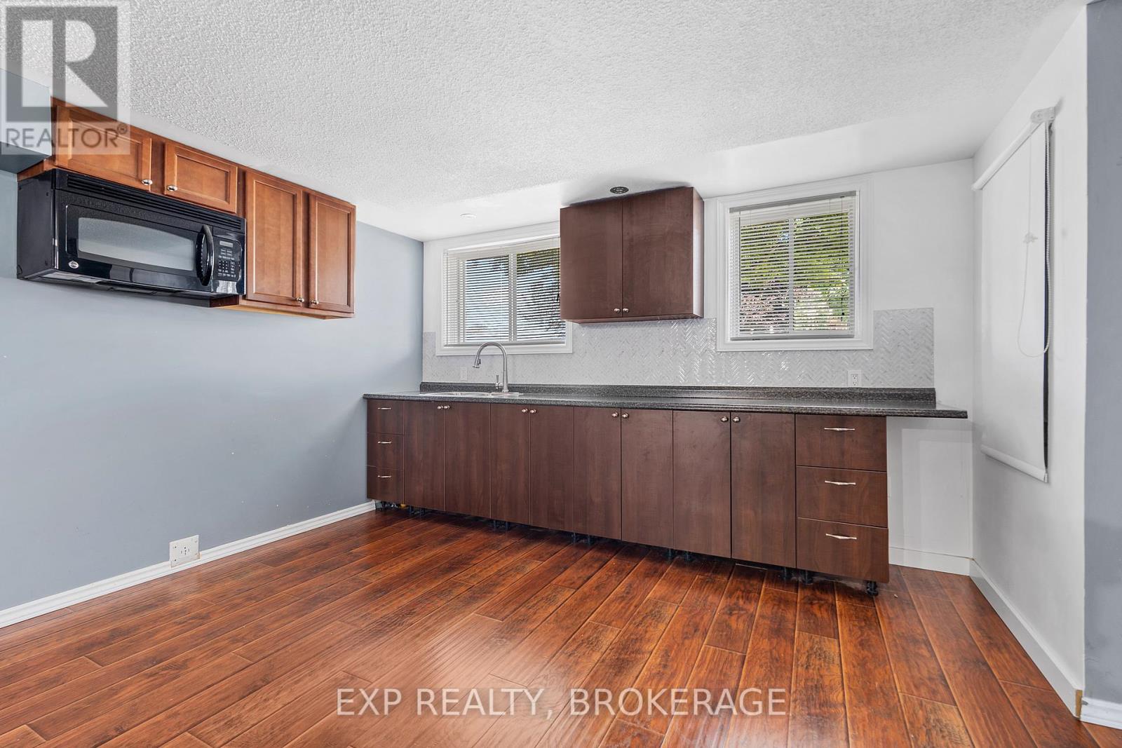 926 Cresthill Street Property Photo 34