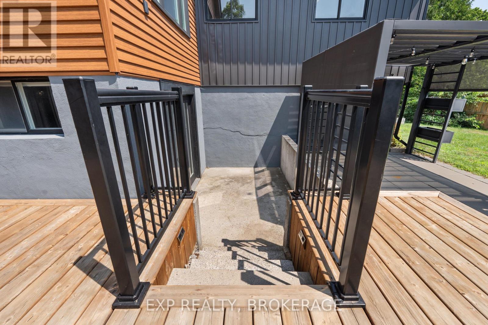 926 Cresthill Street Property Photo 44