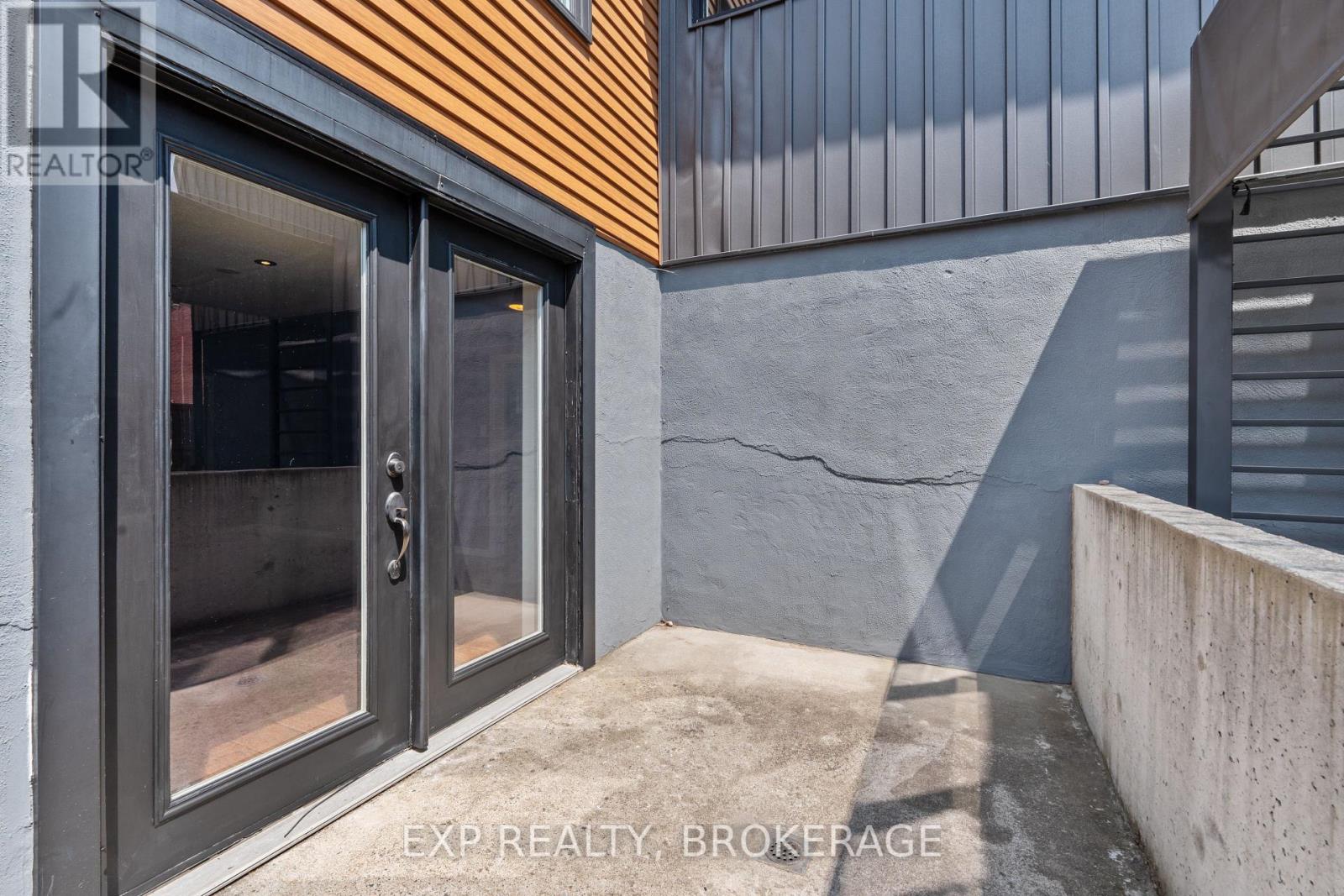 926 Cresthill Street Property Photo 45