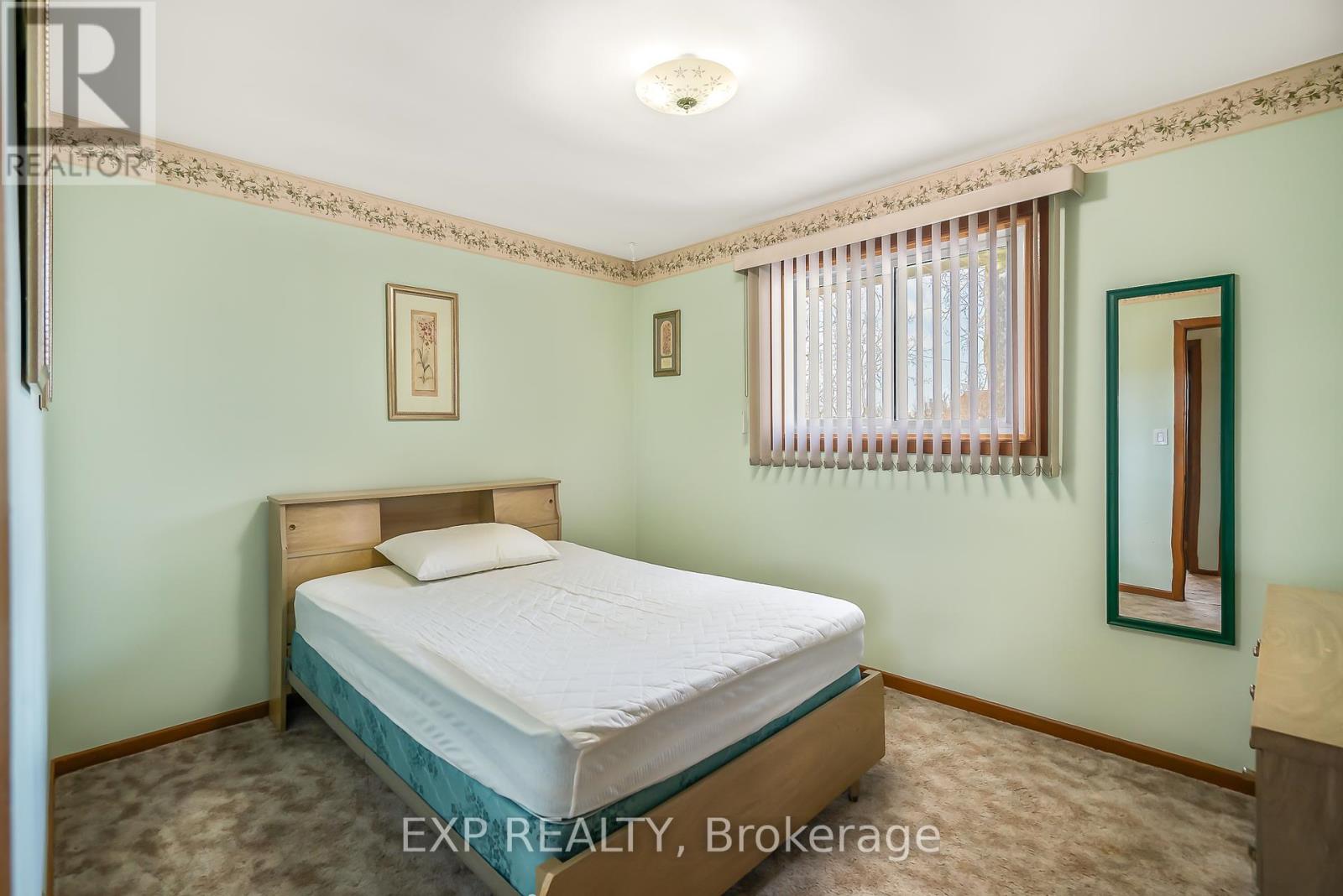 70 Radford Avenue Property Photo 16