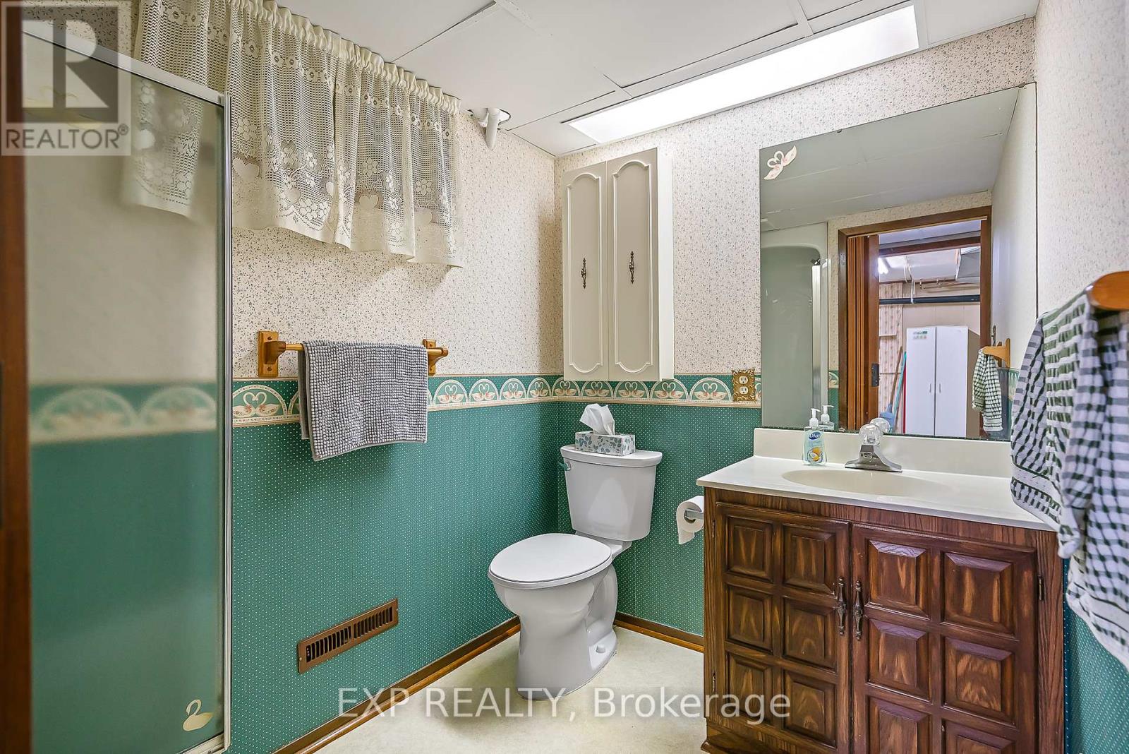 70 Radford Avenue Property Photo 23