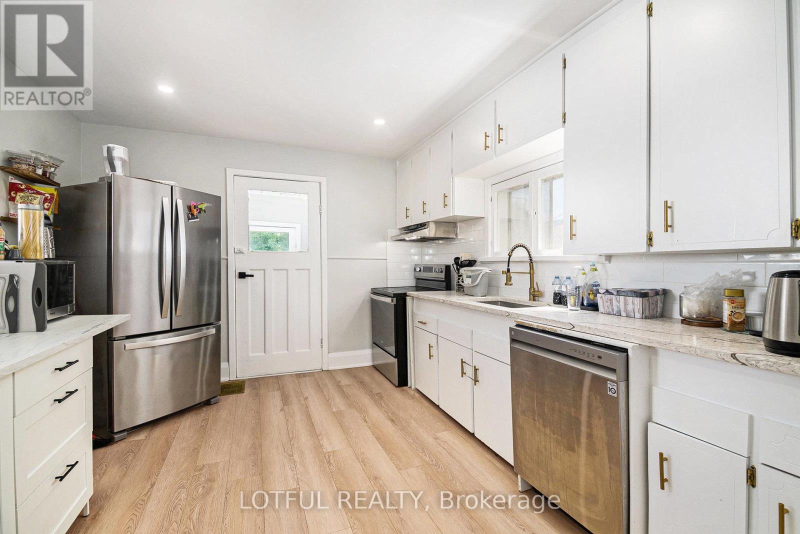 13 Pinehurst Avenue Property Photo 4