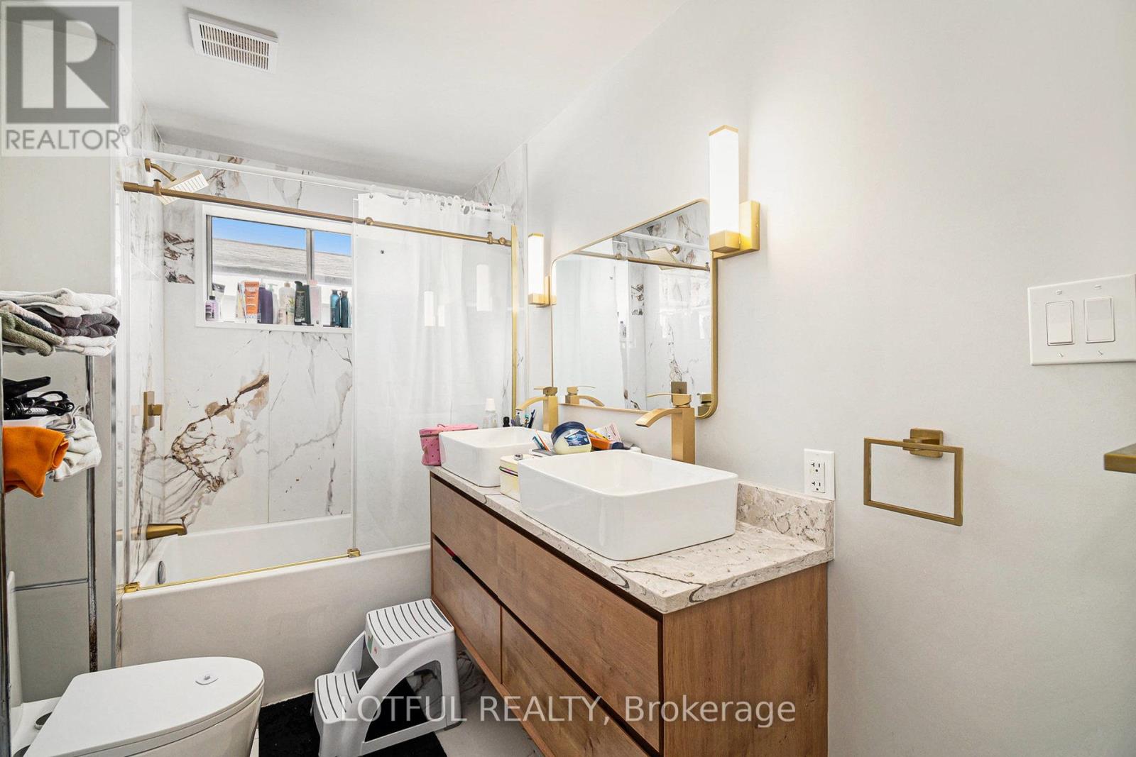 13 Pinehurst Avenue Property Photo 10