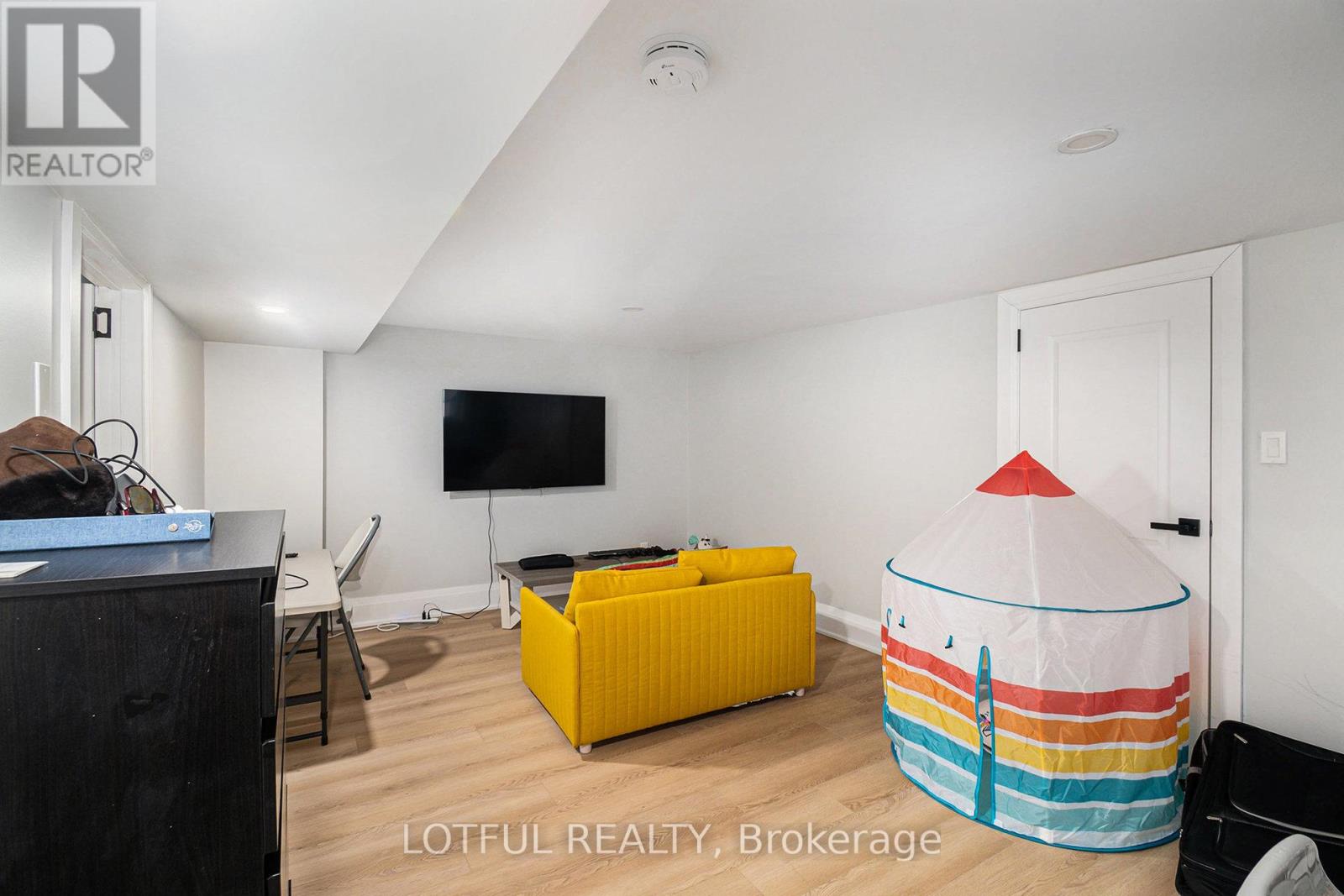 13 Pinehurst Avenue Property Photo 11