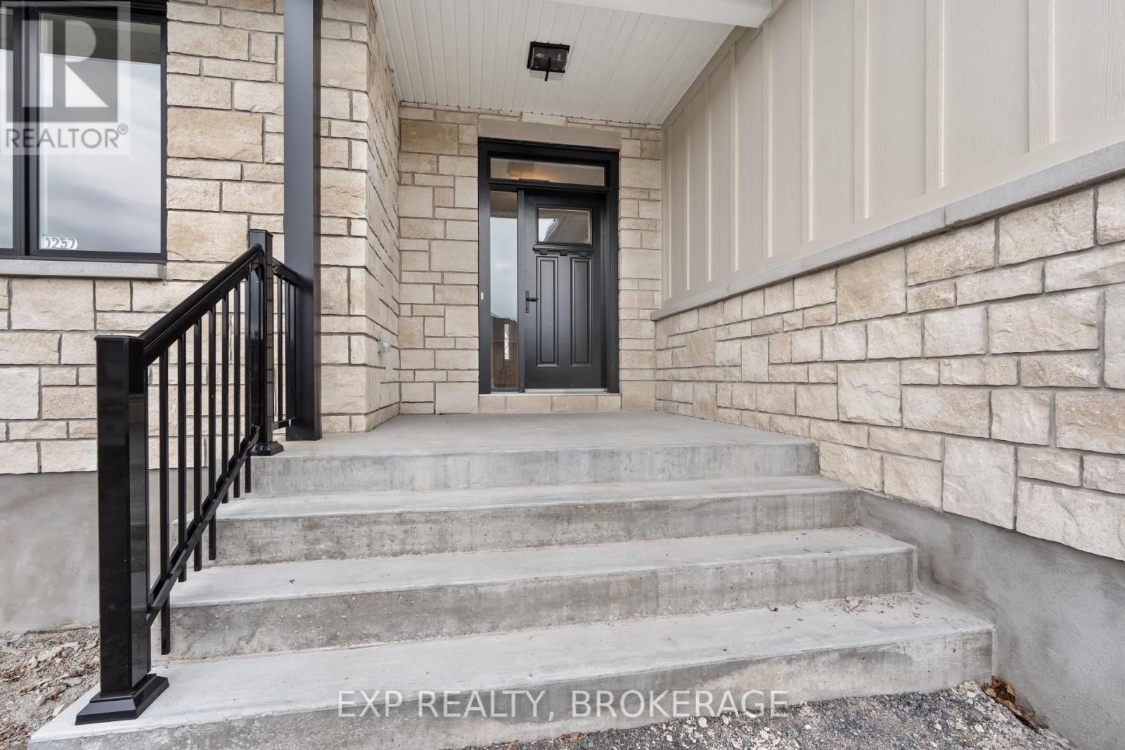 1257 Carfa Crescent Property Photo 5