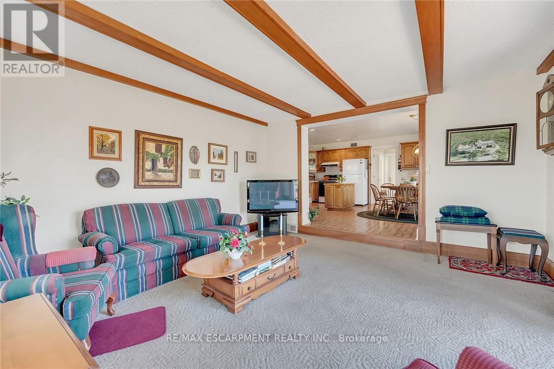 5581 King Street Property Photo 19