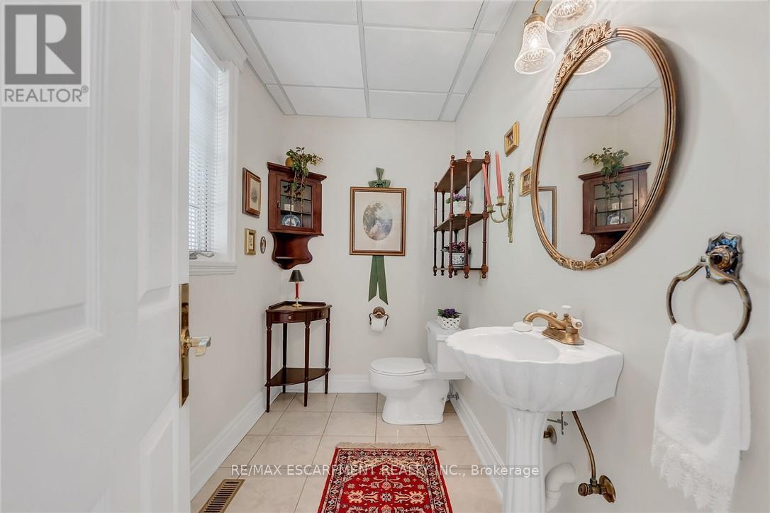 5581 King Street Property Photo 21
