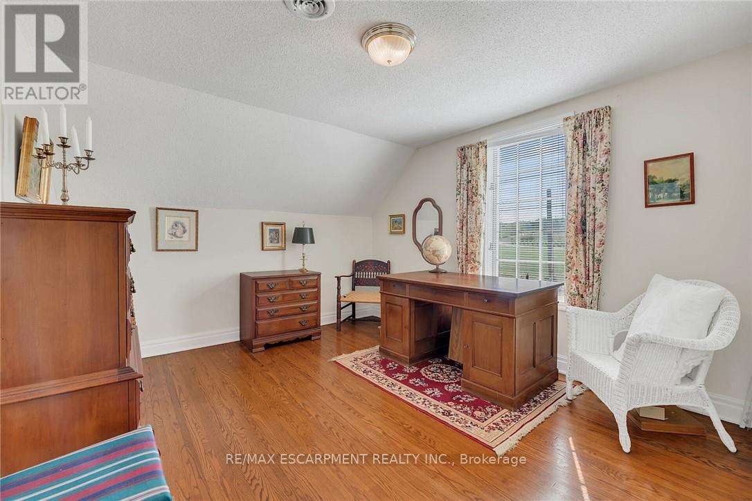5581 King Street Property Photo 26