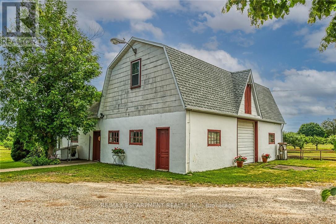 5581 King Street Property Photo 32