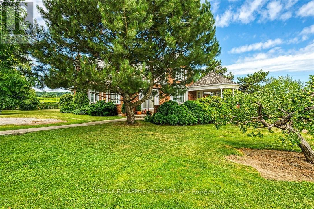5581 King Street Property Photo 37