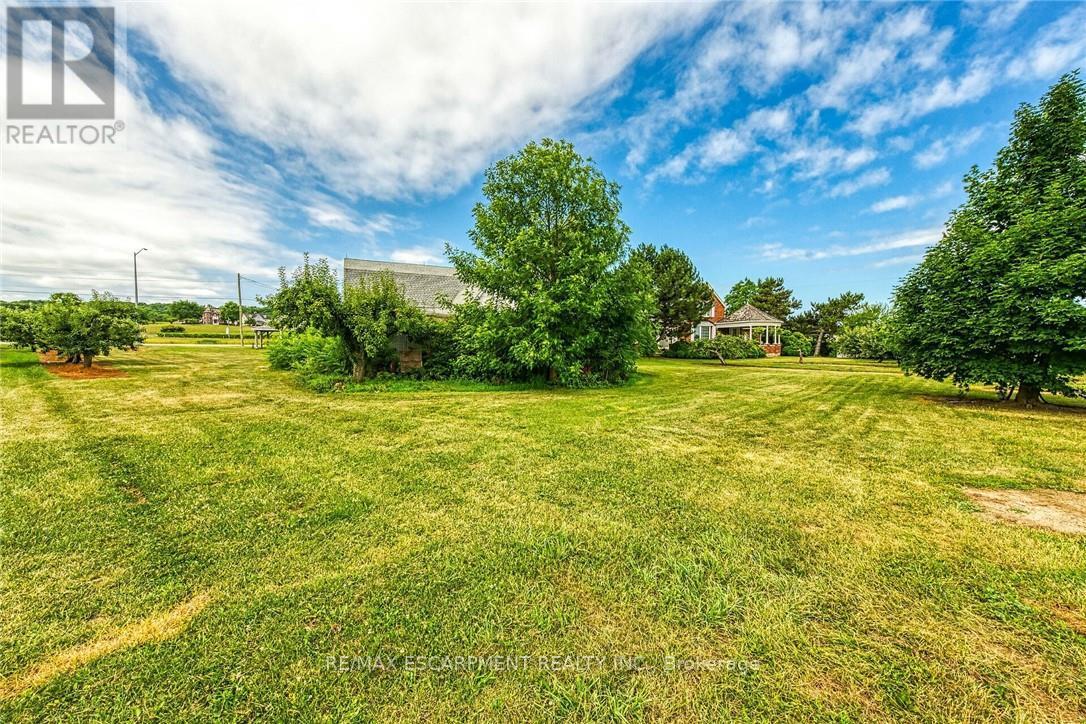 5581 King Street Property Photo 40