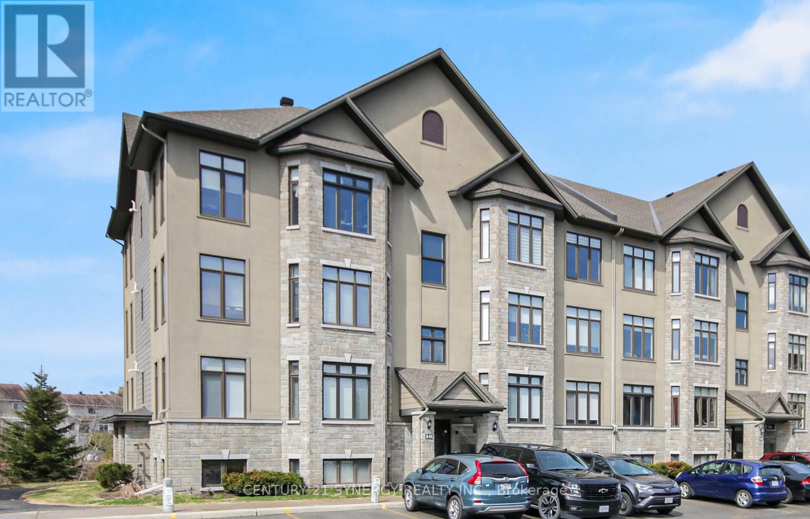 7 - 50 PRESTIGE CIRCLE Property Photo 1